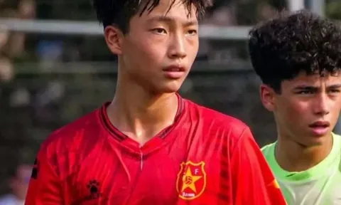 Tài năng 14 tuổi Trung Quốc gia nhập học viện Barcelona