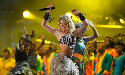 World Cup chưa bắt đầu, dân mạng đã gọi tên một nữ ca sĩ quen thuộc