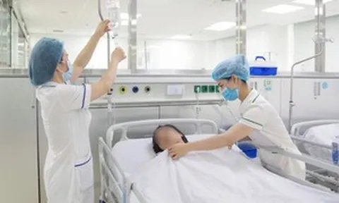 Liên tục thức khuya, tắm muộn, nam thanh niên đột quỵ trong đêm