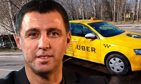 Huyền thoại World Cup chạy Uber