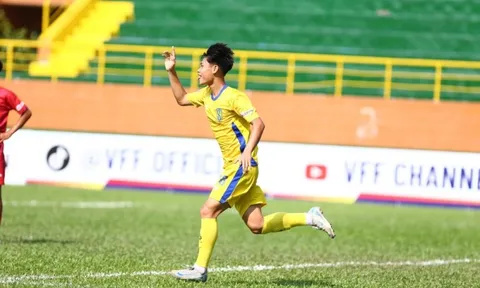 SLNA vào tứ kết U15 Quốc gia