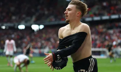 Bayern Munich ngược dòng điên rồ