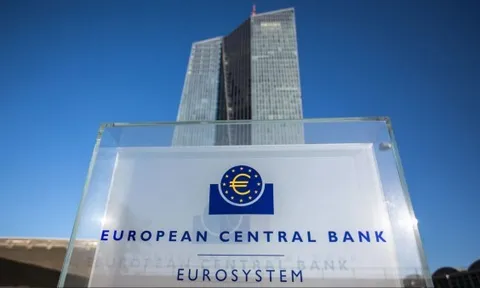 ECB cân nhắc quyết định về lãi suất