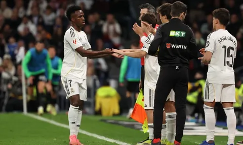 Vinicius nói rõ về mối quan hệ với HLV Alonso