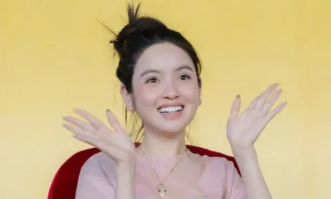 Vợ Văn Hậu, Quang Hải rạng rỡ trên khán đài ngày CLB Công an Hà Nội xây chắc ngôi đầu V-League 2025/26