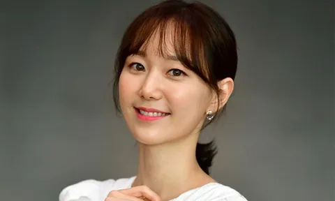 Nữ diễn viên Lee Yoo Young đang mang thai con thứ hai