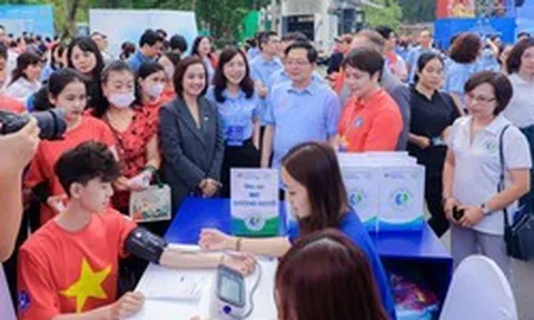 Long Châu và Bayer cùng ngành y tế đẩy lùi gánh nặng đột quỵ