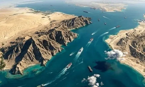 Lưu lượng tàu qua eo biển Hormuz bất ngờ tăng lên mức cao nhất vì một lý do