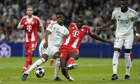 Upamecano là 'gã hề' trong chiến thắng của Bayern