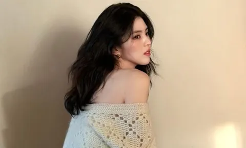 Han So Hee tình tứ bên người khác giới