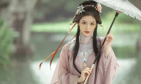 Nữ diễn viên Trung Quốc đăng tâm thư cầu cứu, hé lộ loạt góc khuất sau hậu trường