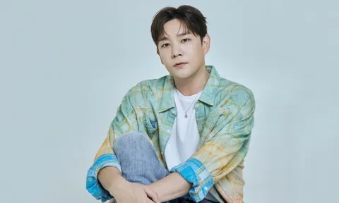 Kangin tuyên bố trở lại làng nhạc sau loạt bê bối