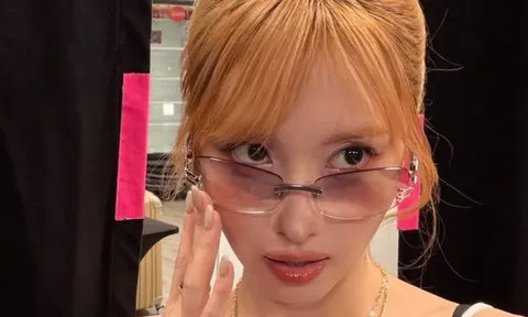 Momo (TWICE) khoe vẻ đẹp cuốn hút, biến hoá đa dạng