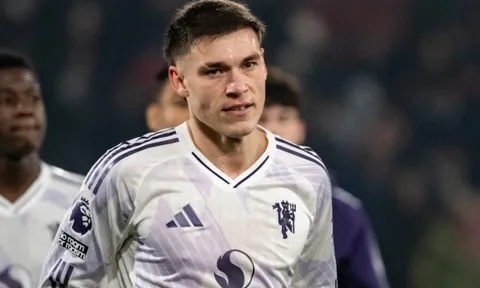 Mức giá để Ugarte rời MU