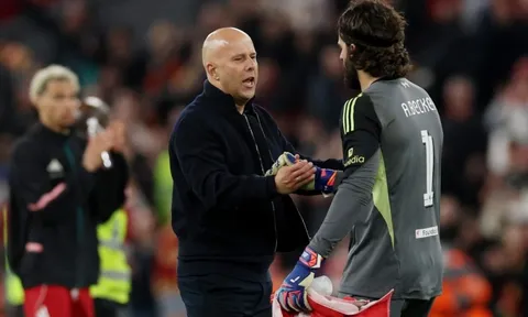 Cuộc chia tay hàng loạt ở Liverpool bắt đầu