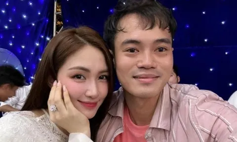 Hòa Minzy vui mừng báo tin về Văn Toàn