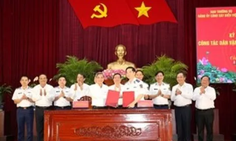 Đồng hành cùng ngư dân, củng cố 'thế trận lòng dân' trên biển Tây Nam