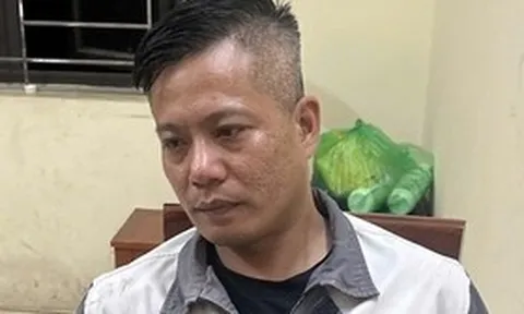 Mâu thuẫn sau ly hôn, “tình cũ” chém “tình mới”, phóng hỏa khiến nhiều nhà cháy rụi