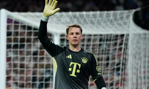 Neuer đi vào lịch sử