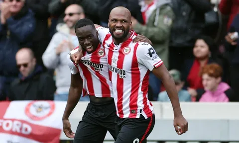 Lịch sử bóng đá Brazil được viết lại ở Premier League