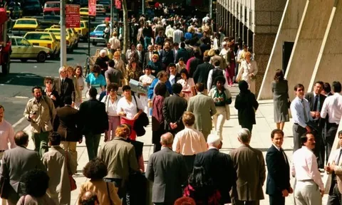 Niềm tin tiêu dùng rơi xuống thấp nhất, người dân Mỹ ngày càng bi quan về kinh tế