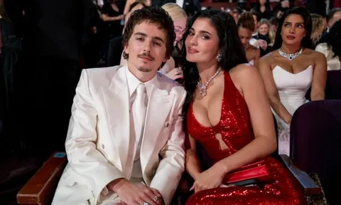 Kylie Jenner và Timothée Chalamet bị cặp đôi kỳ cựu Hollywood 'cà khịa'