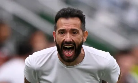 Valencia rơi tự do