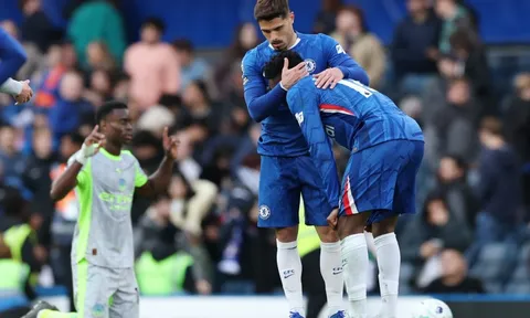 Lý do Chelsea sụp đổ