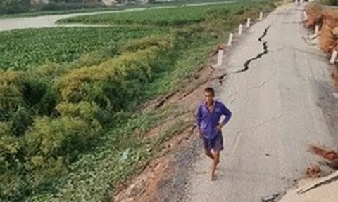 Sạt lở nghiêm trọng ở Tây Ninh, đường 60 m sụt lún