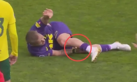 Cựu sao Tottenham dính chấn thương ghê rợn