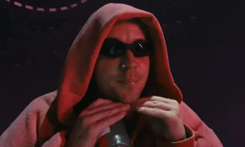 Tranh cãi xoay quanh màn trở lại của Justin Bieber