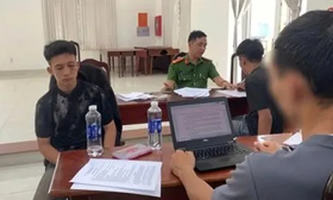 Hi hữu trộm ô tô không biết lái, “bí đường” leo cây dừa trốn vẫn không thoát