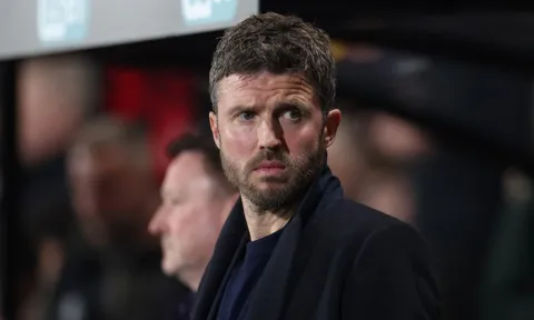 Hai sai lầm lớn của Carrick trong trận MU thua Leeds