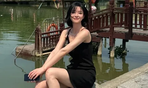 Nữ diễn viên đóng phim Itaewon Class tung loạt ảnh khoe visual xinh đẹp tại Việt Nam