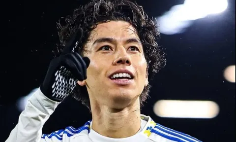 Tuyển thủ Nhật Bản bỏ lỡ khó tin trước MU