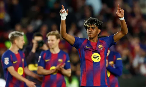 Phản ứng của Yamal khi được nói hay nhất thế giới