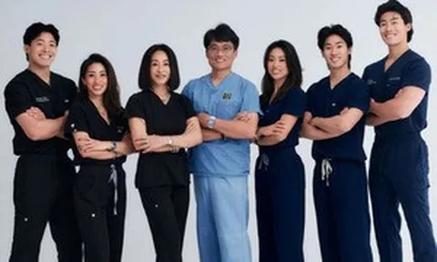 Gia đình có 7 bác sĩ gây sốt mạng xã hội