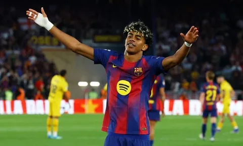 Lamine Yamal châm ngòi màn ngược dòng