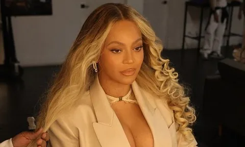 Beyoncé 'đốt mắt' với loạt ảnh táo bạo