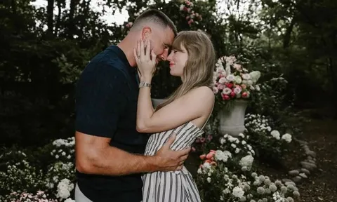 Hé lộ váy cưới của Taylor Swift