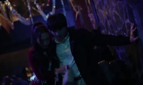 Bước chân vào đời tập 23: Quân sa vào vòng tay của gái lạ