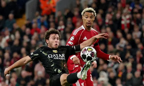 Ekitike nghỉ 9 tháng