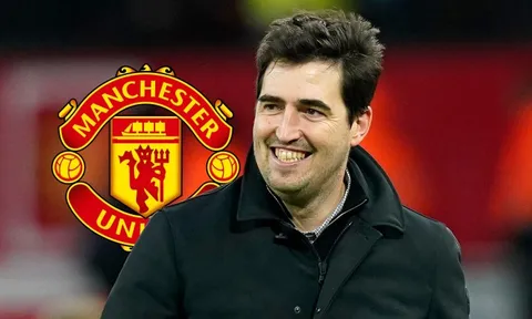 Lộ diện HLV sẵn sàng thay Carrick dẫn dắt MU