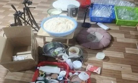 Phát hiện cơ sở pha chế "kem ủ da siêu trắng" từ bột gạo và hóa chất