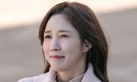 Nữ diễn viên Lee Soo Kyung thú nhận gặp tai nạn giao thông