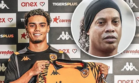 Con trai Ronaldinho: 'Tôi không muốn giống bố'