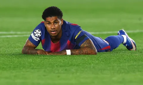 Carrick mở cửa cho Rashford trở lại MU