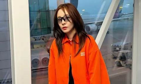 Sandara Park (2NE1) gây chú ý với loạt ảnh ở sân bay