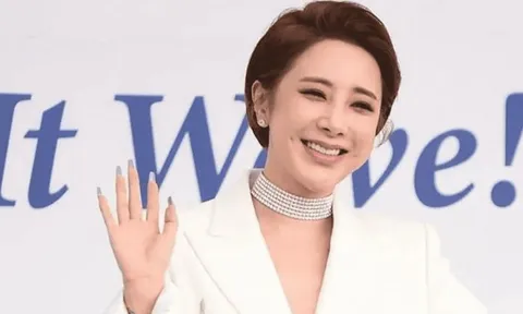 Nữ ca sĩ hạng A hối hận vì ném hơn 180 tỷ vào đồ hiệu