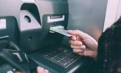 Cụ ông đi rút tiền thì phát hiện 1,2 tỷ đồng trong tài khoản đã âm thầm bị chuyển đi: Công an lập tức vào cuộc điều tra